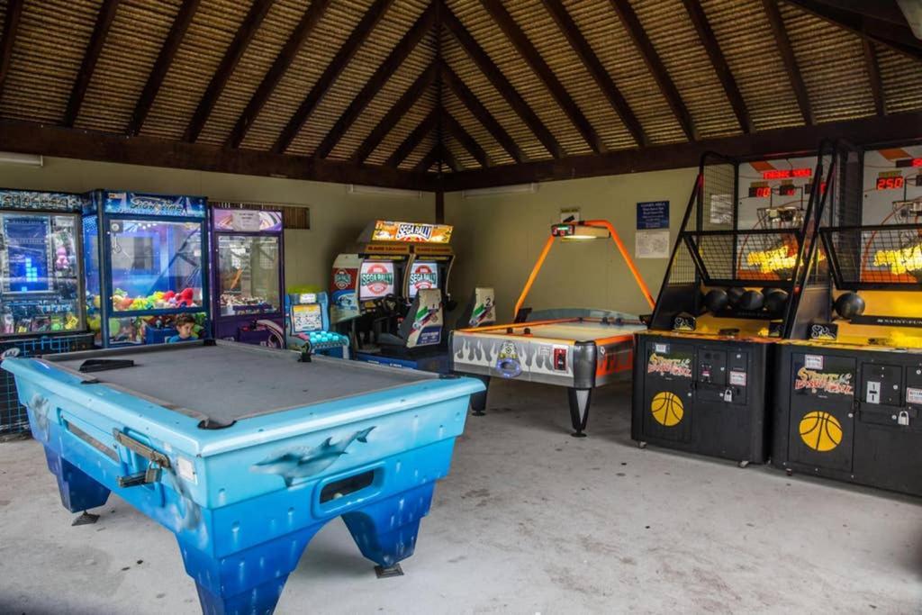 2 Bedroom Villa In Tropical Resort Noosaville Exterior photo